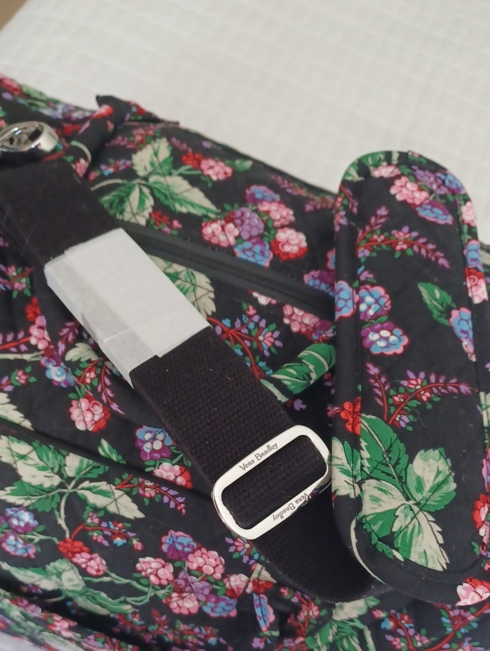 EUC Large Vera Bradley Travel Bag In Winter Berry Pattern - Picture 7 of 16
